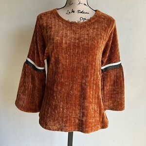 THML Velour Bell Sleeve Burnt Orange Sweater Sz Small NWT